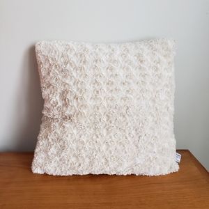 Decorate Throw Pillow